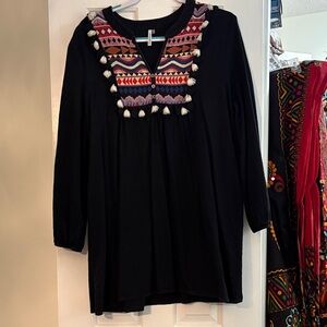 Mittoshop Black Tee with Vibrant Embroidery